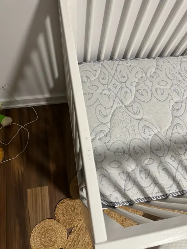 Lit de bébé blanc in Cribs in Gatineau - Image 5