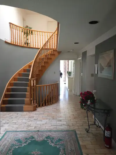 Rooms for rent in an executive home, in a fantastic location, that is clean and peaceful. Located be...