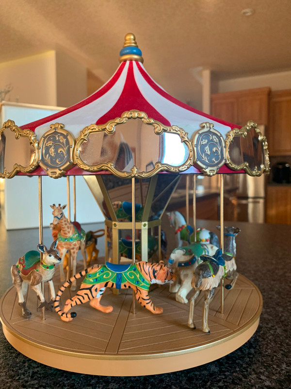 Carousel Display Ornament in Arts & Collectibles in Edmonton - Image 4