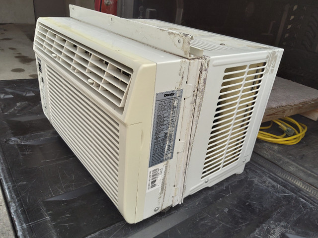 Danby 8,000 BTU window Air conditioner in Heaters, Humidifiers & Dehumidifiers in Winnipeg - Image 2