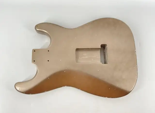 MJT Strat Mark Jenny Nitro Relics LEFTY in Guitars in City of Montréal - Image 11