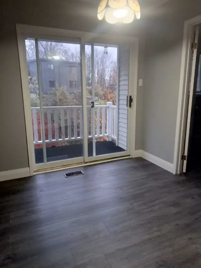 RENTAL: 2008 Sherbrooke ST W, Peterborough- Near Fleming College in Room Rentals & Roommates in Peterborough - Image 5