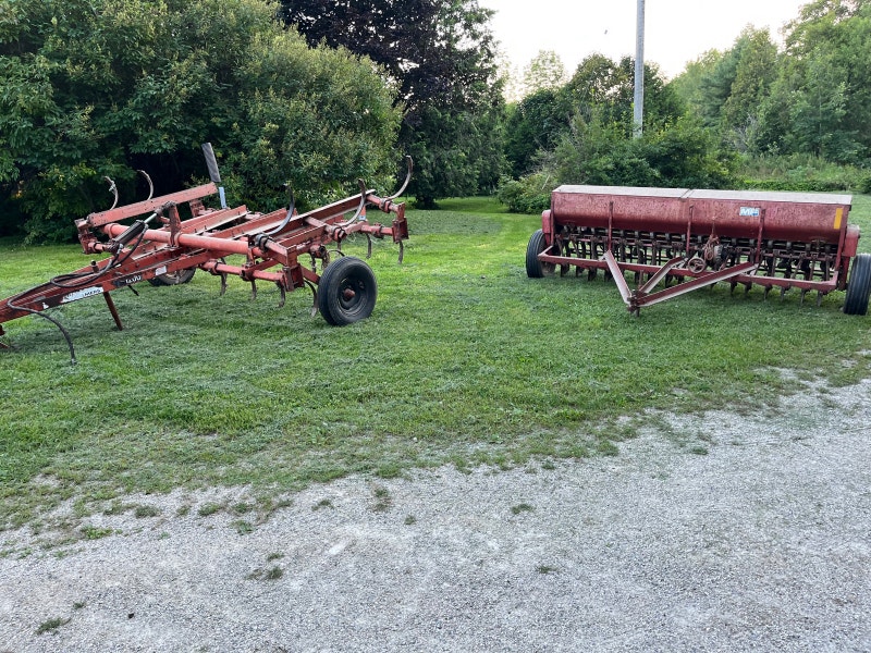 Massy Ferguson seed drill and allis cultivator Farming Equipment