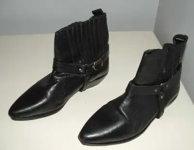 Bottillons en cuir., View more