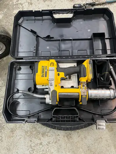  deWalt 20 V Grease gun, View more