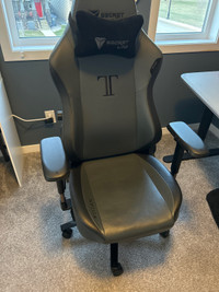 Secret Lab Titan Gaming Chair