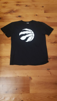 Toronto Raptors T-shirt, size Medium