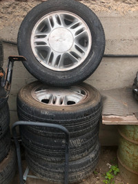 pneus avec mags 205-60-15