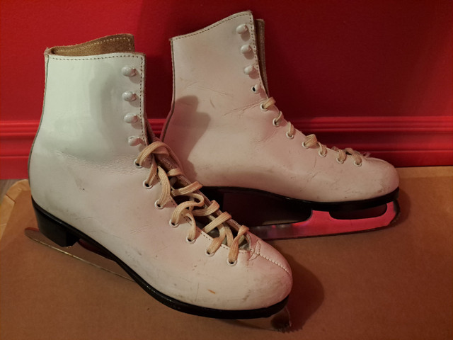 Patins de Fantaisie in Skates & Blades in Longueuil / South Shore - Image 2