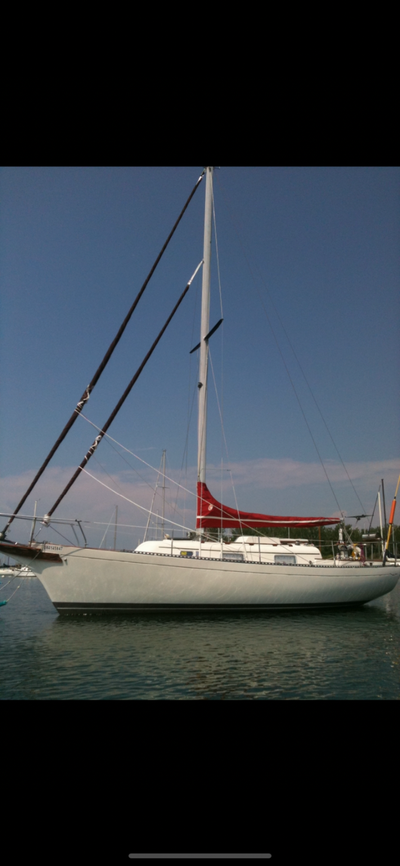 Selling Bayfield 32’ in very good condition. Boat comes with : Autopilot 5 Sails Dodger Whisker Pole...