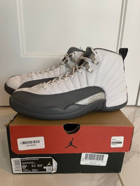 Like new men's Air Jordan 12 Retro  basketball shoes size 8.5