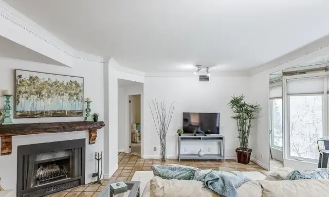 1 Bedroom, 1 Bathroom Top Floor Corner Suite Condo For Rent in Long Term Rentals in Markham / York Region - Image 5