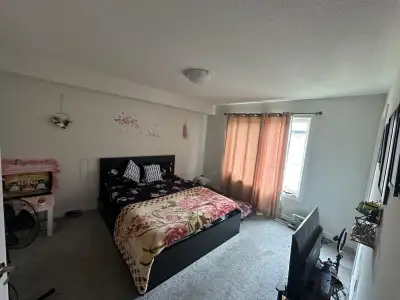 Master bedroom for rent