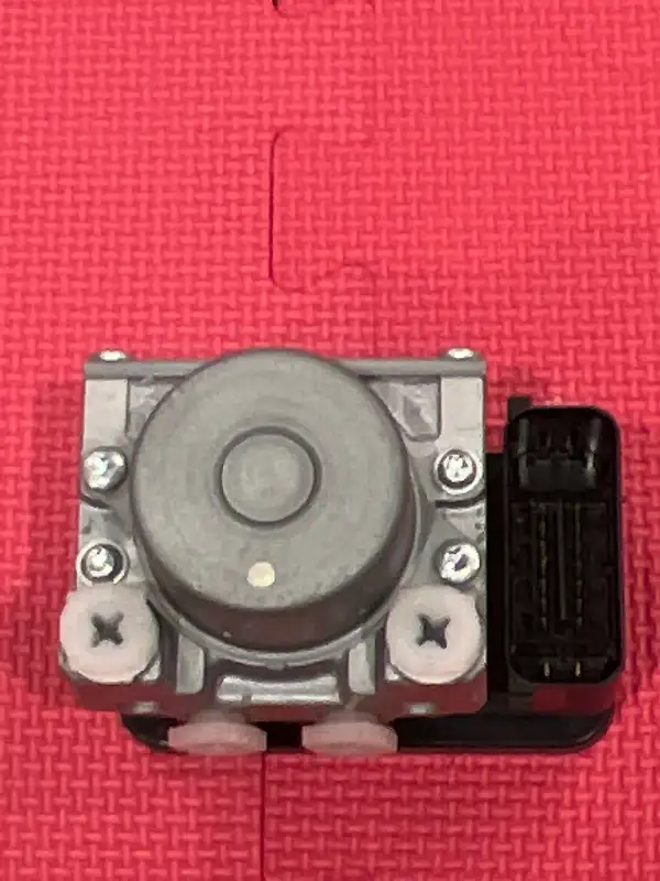 Kawasaki ninja 300 ABS electronic pump unit oem 99999-0418 MC13 in Other in Barrie - Image 2