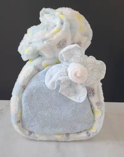Gâteau de couches (baluchon bleu), View more