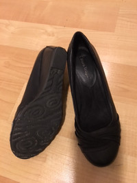 Ladies black leather shoes, 2" heel by Bare Traps size 6M, $40