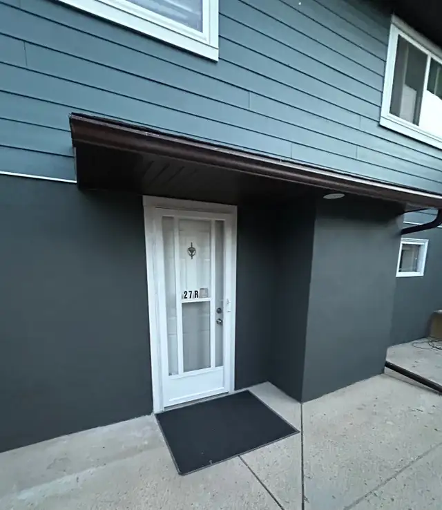 Legal WALKOUT Basement Suite: 2 Bed + 1 Bath