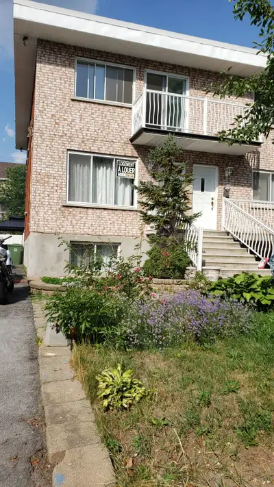Appartement grand 5 1/2 à louer, Haut Duplex