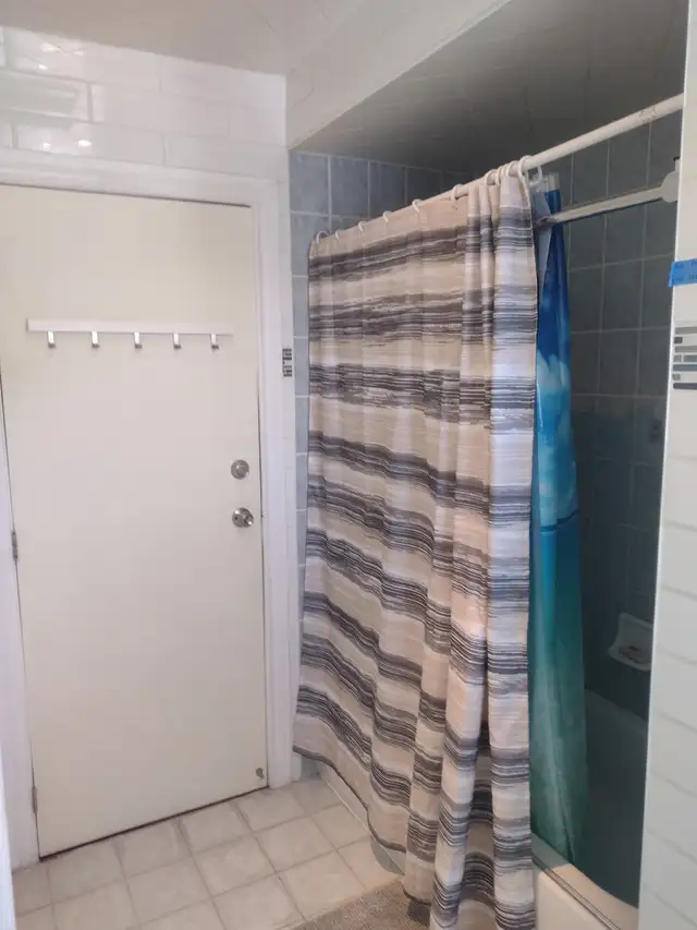 Room for rent York University in Room Rentals & Roommates in City of Toronto - Image 6