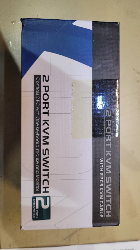 2 port kvm switch   via  usb in Cables & Connectors in Markham / York Region