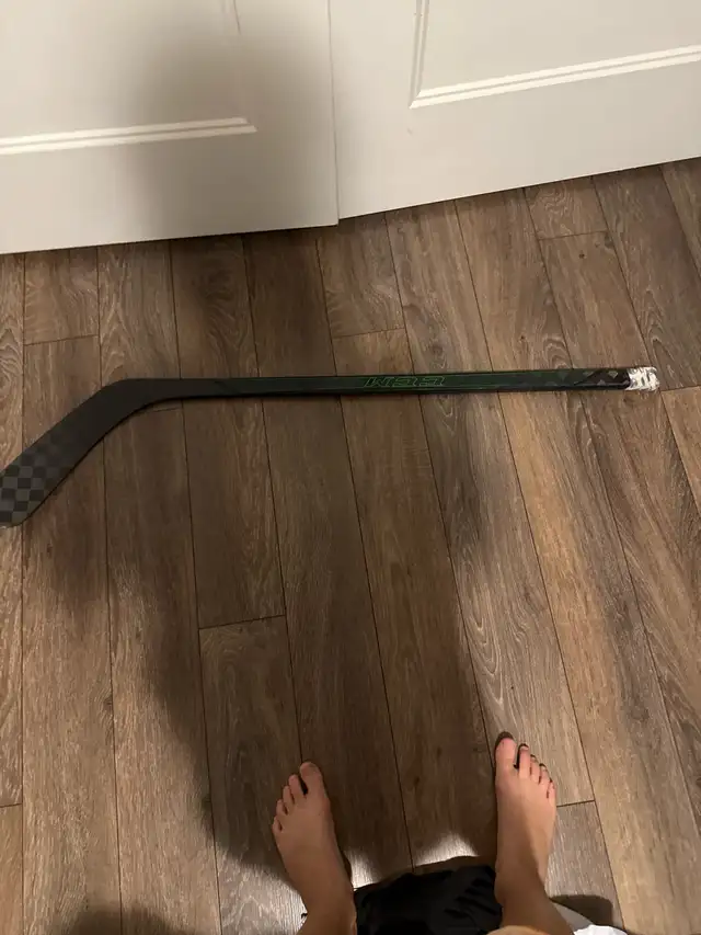 ccm hockey stick 35 inches and left-handed in Hockey in Dartmouth - Image 4