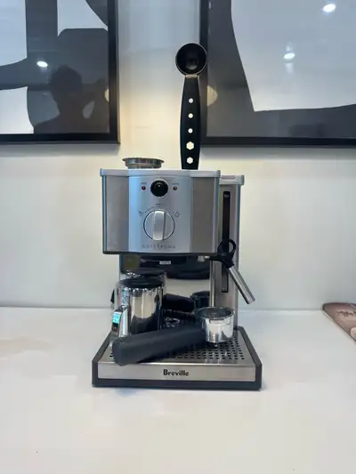 Mint condition Breville Cafe Roma. I am selling this because I am upgrading my machine. Still works...