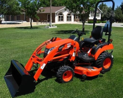 Kioti CS2210 "Diesel" Compact Tractor w/Loader & Mower Included in Farming Equipment in Norfolk County - Image 2