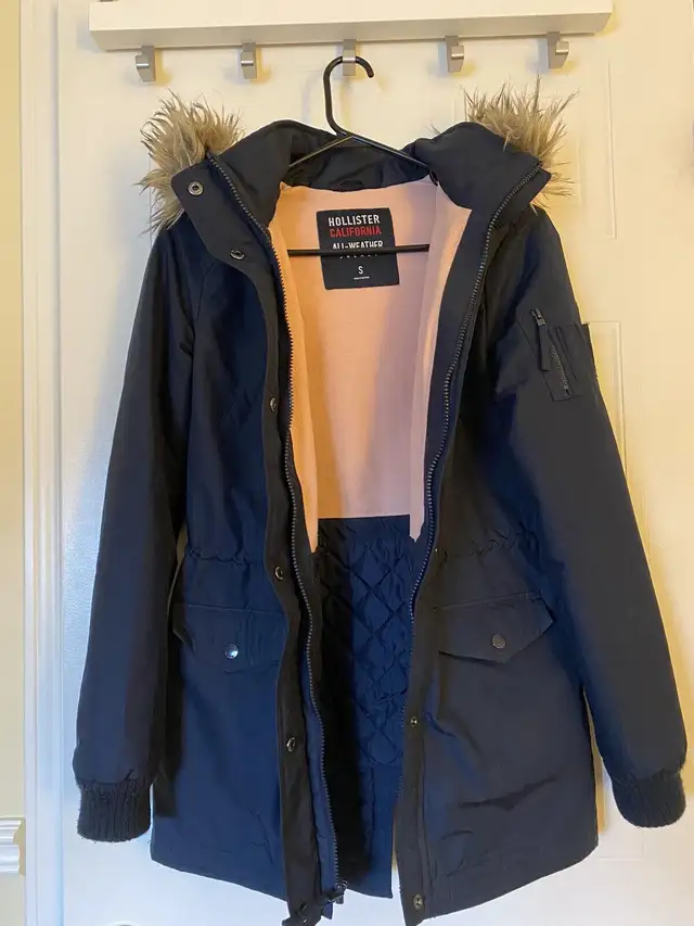 MANTEAU PARKA HOLLISTER CALIFORNIA POUR FILLE in Kids & Youth in City of Montréal - Image 3