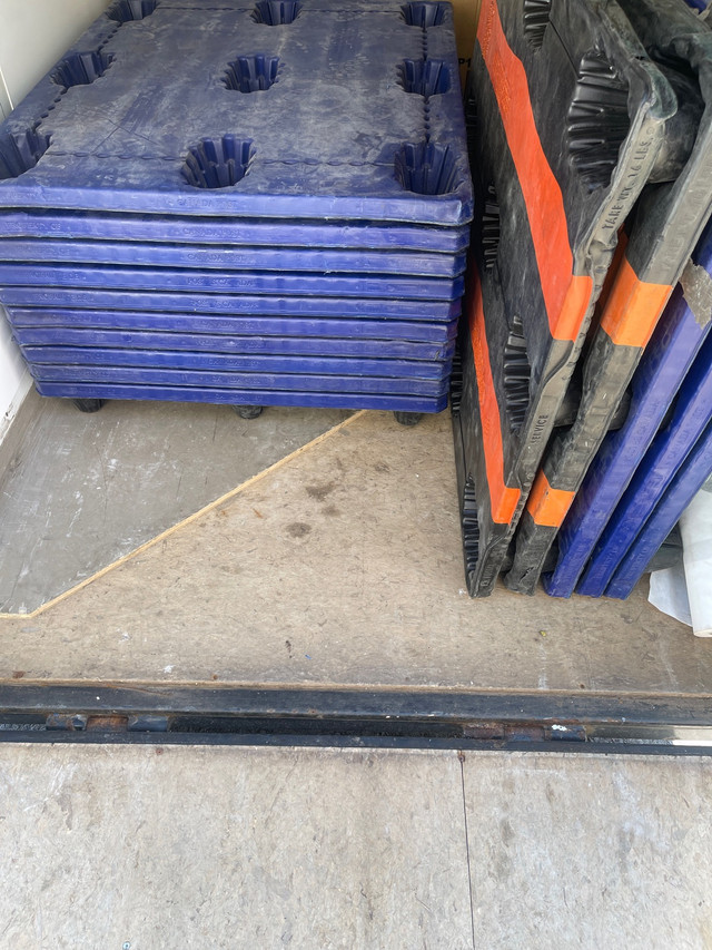 Plastic Skids 40x48  in Other Business & Industrial in Barrie