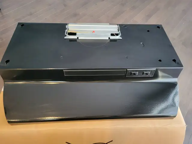 Hood Vent (from new build) - Air King brand above stove ($100) in Other in Ottawa - Image 2