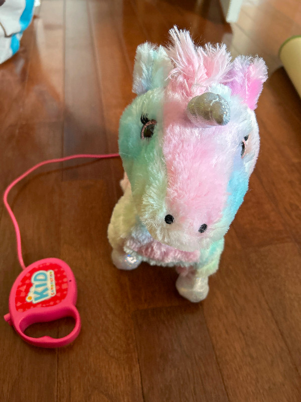 My walking pet- rainbow unicorn in Toys & Games in Ottawa - Image 3