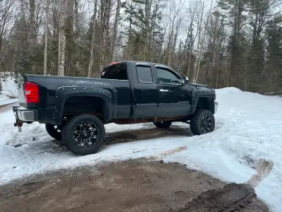 I am selling my 2013 Chevy Silverado 1500 LS 4x4 as is. Notes - vortex 4.8 letter with 249650km -lif...