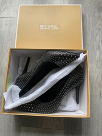 MICHAEL KORS Studded Leather Pumps, Size 7