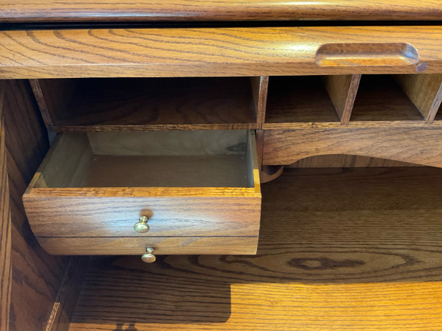 Vintage Solid Oak Rolltop Desk in Desks in Oakville / Halton Region - Image 3