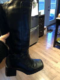 Ladies size 6 black winter boots  tall wide calve boots