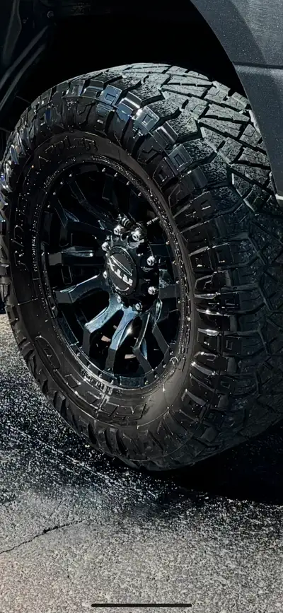 4x Oversize 35x12.50R18 Nitro Ridge Grapplers 12 ply sur RTX Mags