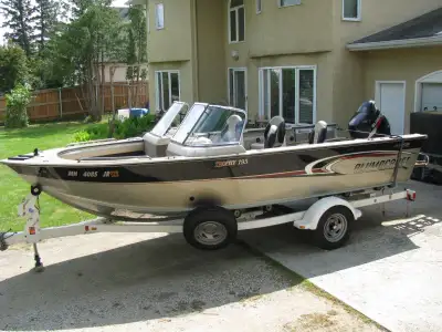 One owner boat, owned by a senior the entire time and always kept in a garage. Exceptional condition...