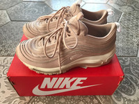 Nike Air Max 97 sneakers or running shoes (W8-Y6) mint condition