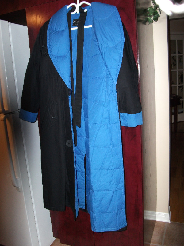 Manteau femme duvet d'oie  Gr: 6 dans Femmes - Hauts et vêtements d'extérieur  à Rimouski / Bas-St-Laurent - Image 2