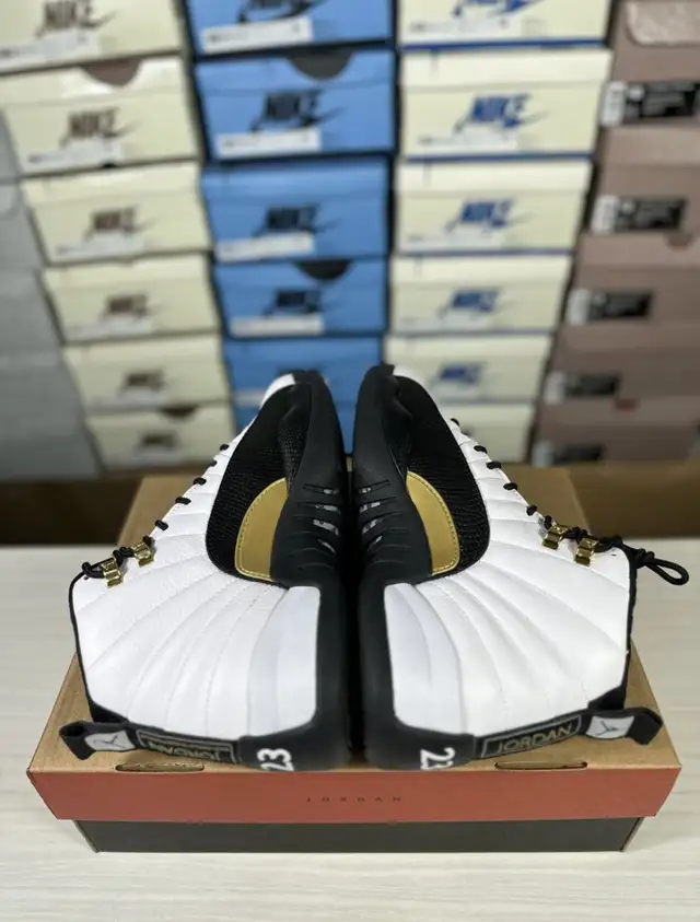 Jordan 12 Retro Taxi in Men's Shoes in Mississauga / Peel Region - Image 5