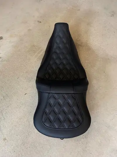 Bought seat in 2022, put it on my 2010 Harley-Davidson Ultra Classic, used it twice couldn’t get use...