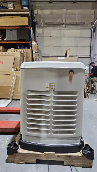 BRAND NEW Generac Guardian 26,000-Watt (LP)/22,500-Watt (NG) Air-Cooled Whole House Generator with W...