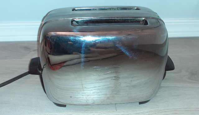 VINTAGE TOASTER GE GENERAL ELECTRIC cca 1950s, T31C STAINLESS in Arts & Collectibles in Calgary