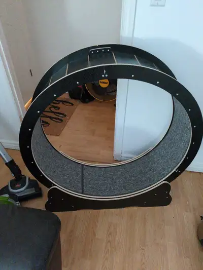 INCREDIBLE CAT EXERCISE WHEEL ALMOST 4 FT TALL LIGHTWEIGHT DURABLE SOLID CONSTRUCTION COMES FULLY AS...