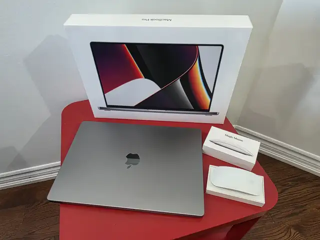 MacBook Pro 16" (2021) -M1 Max- 64GB RAM - 4TB SSD - Like New in Laptops in City of Toronto - Image 2