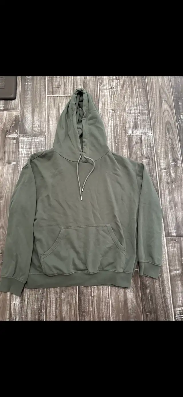 Men’s Medium Sweater in Men's in Mississauga / Peel Region - Image 2