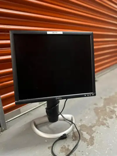 Dell Monitor 1905FP – 19” LCD Screen w/ Stand, View more