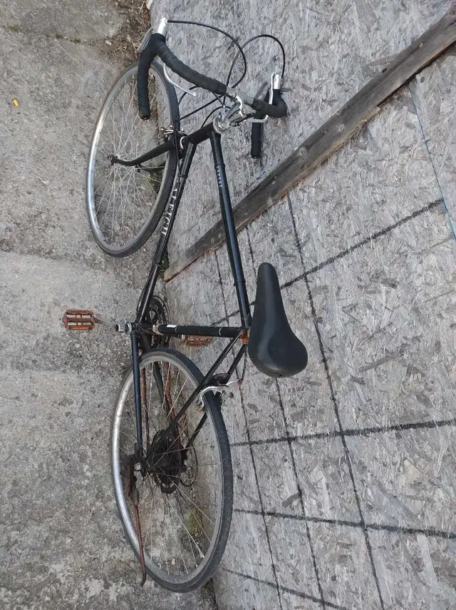 10 Speed Raleigh Road Bike in Road in Kawartha Lakes - Image 3