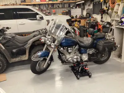 2002 Yamaha v star nice bike runs good maybe need a battery it’s getting weak. Safety done in 2024 H...
