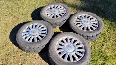 Crown victoria, grand marquis, lincoln. Comes with hub caps. Lots of tread left. 225/60 R17